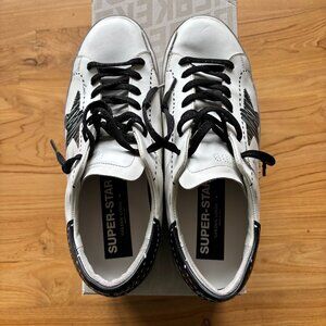 Golden Goose Super-Star sneakers White w/ Black accents size 41, great condition